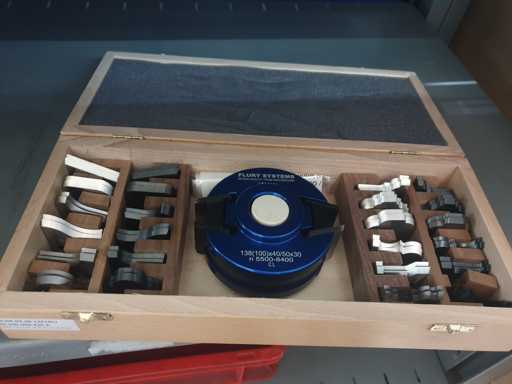 FLURY 901015
20.HK.03.40.12P/ALU Universal Tool Set MAN