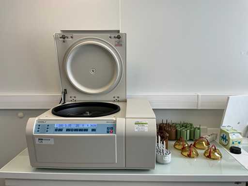 VWR Mega Star 3.0R Refrigerated Centrifuge