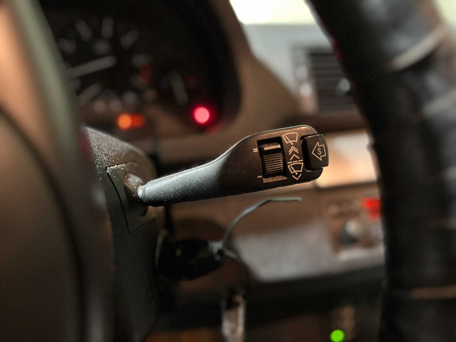 BMW X5 3.0i Executive 231pk 2002, 98-JX-JV Youngtimer