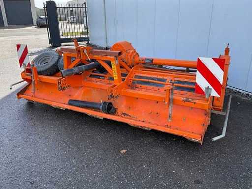 2007 Bush 4RF 310 Cultivator