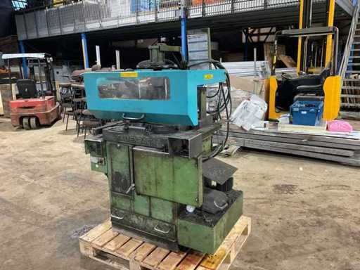 Machine à scie circulaire Kaltenbach KKS400 en métal