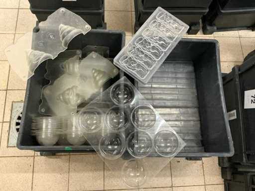 Partia różnych form czekoladowych