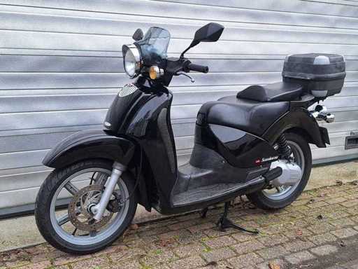 Collector's Auction Scooters & Motorcycles