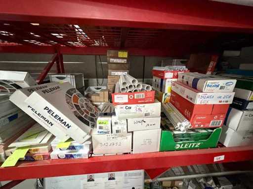 Veel boekbindmateriaal