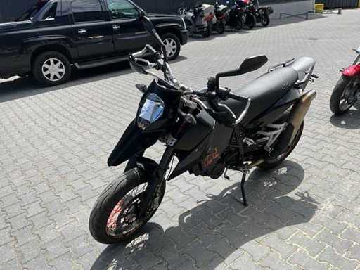 2010 KTM 690 SM Motorcycle