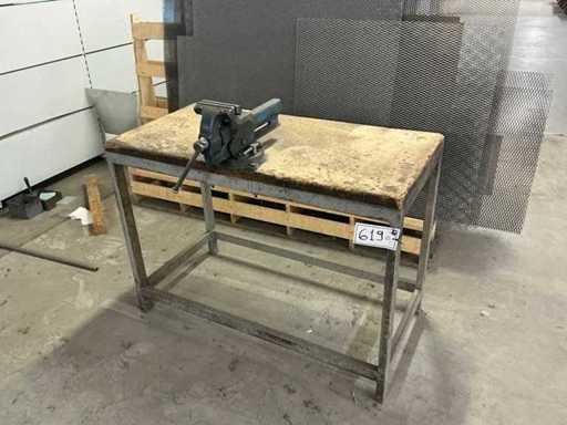 Établi avec un vice HEUER