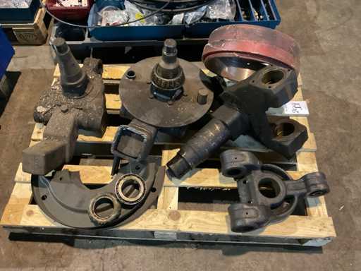 Charge von Landmaschinenteilen