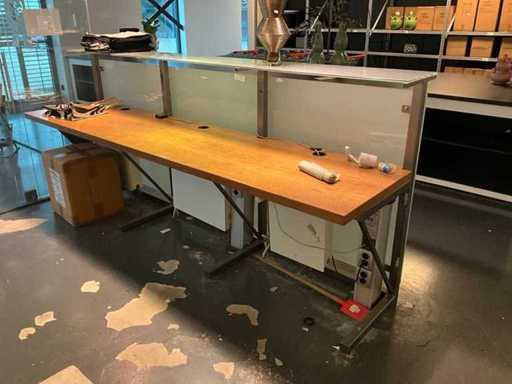 Vari arredi per ufficio