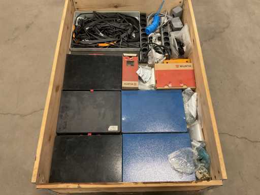 Lotto di materiale per l'installazione