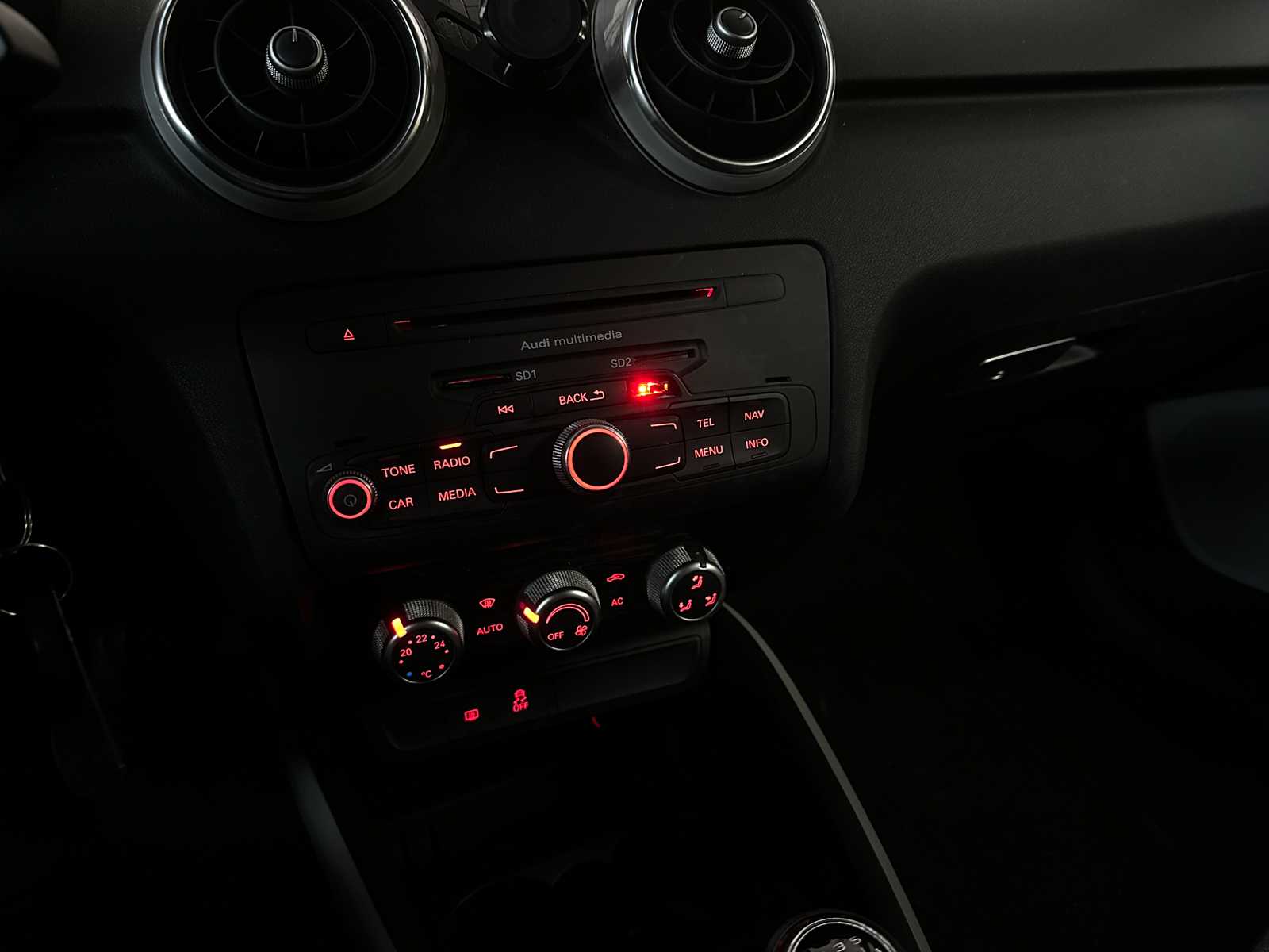 Audi A1 1.4 TFSI Amb. PL. B. 122PK 2011, 56-PDD-6