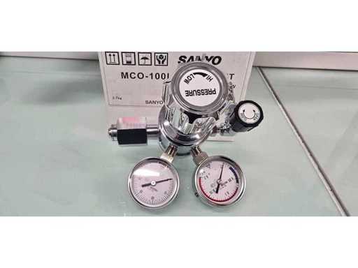 SANYO - MCO 100L - Dual Pressure Gauge High Pressure Gas Regulator