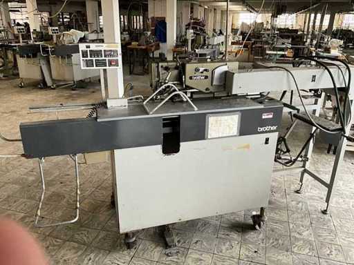 Brother BAS500 Knoopsgatenautomaat