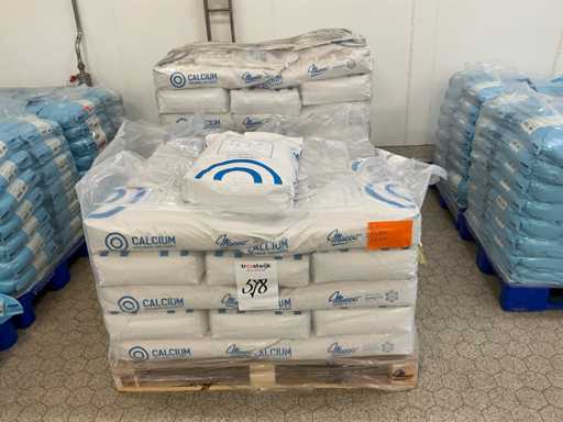 Calcium chloride dihydrate