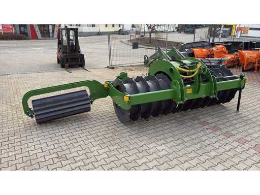 2026 NIEUWE STEKRO silagerol met randverdichter