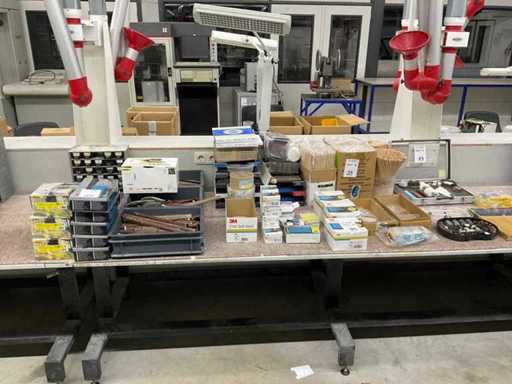 Gruppe von Schleif- und Poliermaterialien