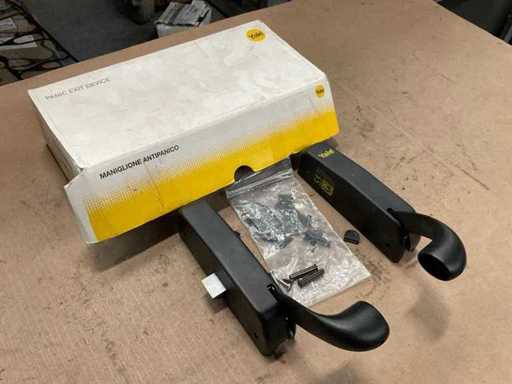 Yale Panic push bar set (2x)