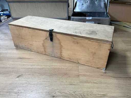 Drewniana skrzynka transportowa