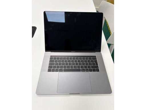 Laptop Apple Mac Book Pro da 15 pollici