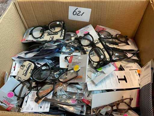 Reading glasses various models, colors and strengths (125x)