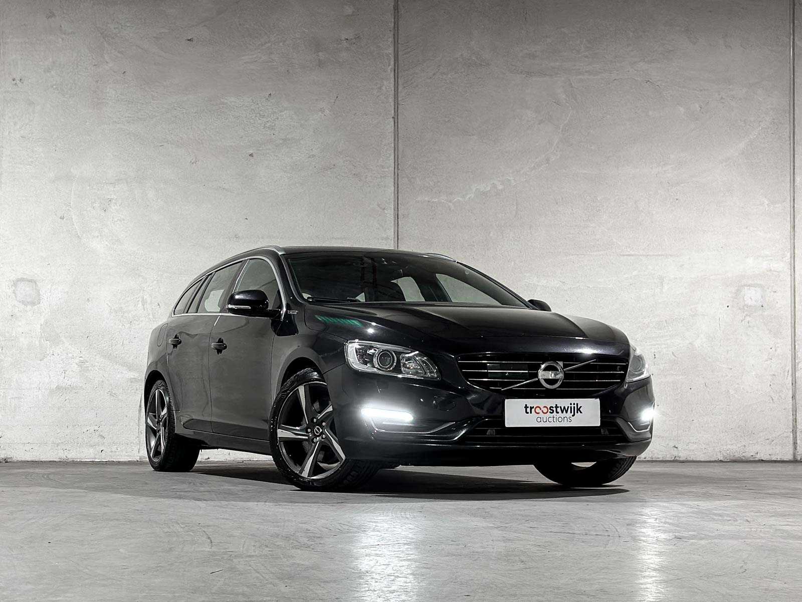 Volvo V60 2.4 D6 AWD Plug-In Hybrid Summum 215pk 2013 (Origineel-NL), 6-SVN-43