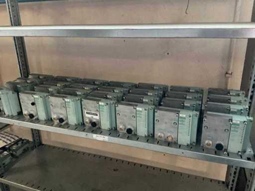 Siemens Simstic ET 200pro Multifunctional I/O System (28x)