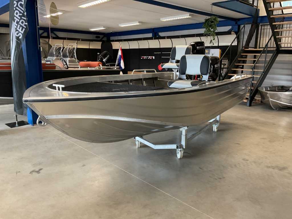 Kimple Hunter 420S Fishing Boat