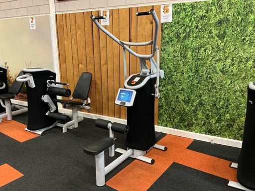 2018 eGym Lat Pulldown