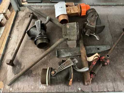 Divers robinets Gieteizeren pour l’huile