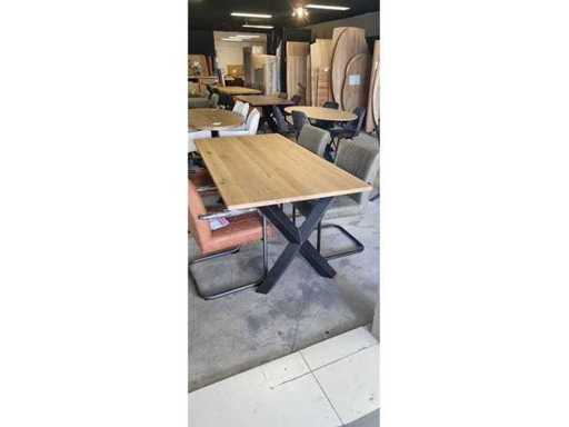 Table à manger en chêne massif, chaises en diamant en X-frame 200x100x76 excl