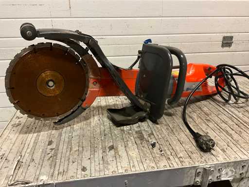 Șlefuit de șanț Husqvarna K3000