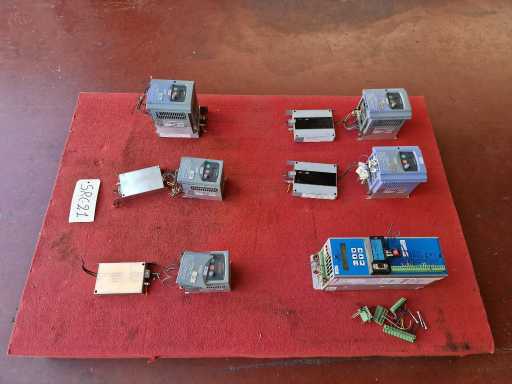 2004 Lot de 6 variateurs de fréquence