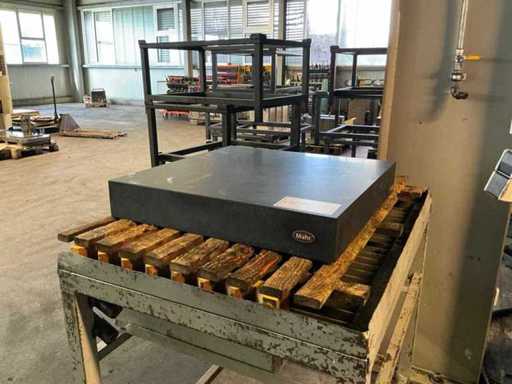 Misuratore in granito MAHR 107 AG