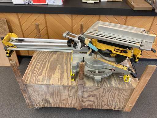 DeWalt - Afkortzaagmachine