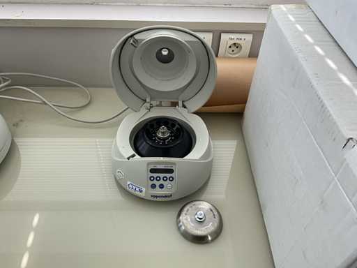 Mini wirówka stołowa EPPENDORF MINISPIN