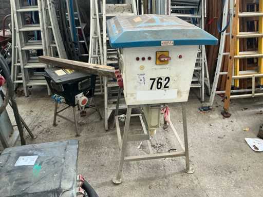 Construction connection box (To be repaired!) (2x)