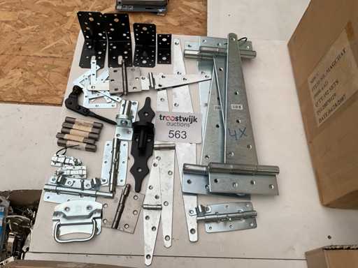 1 x Party Port Mounting Hardware