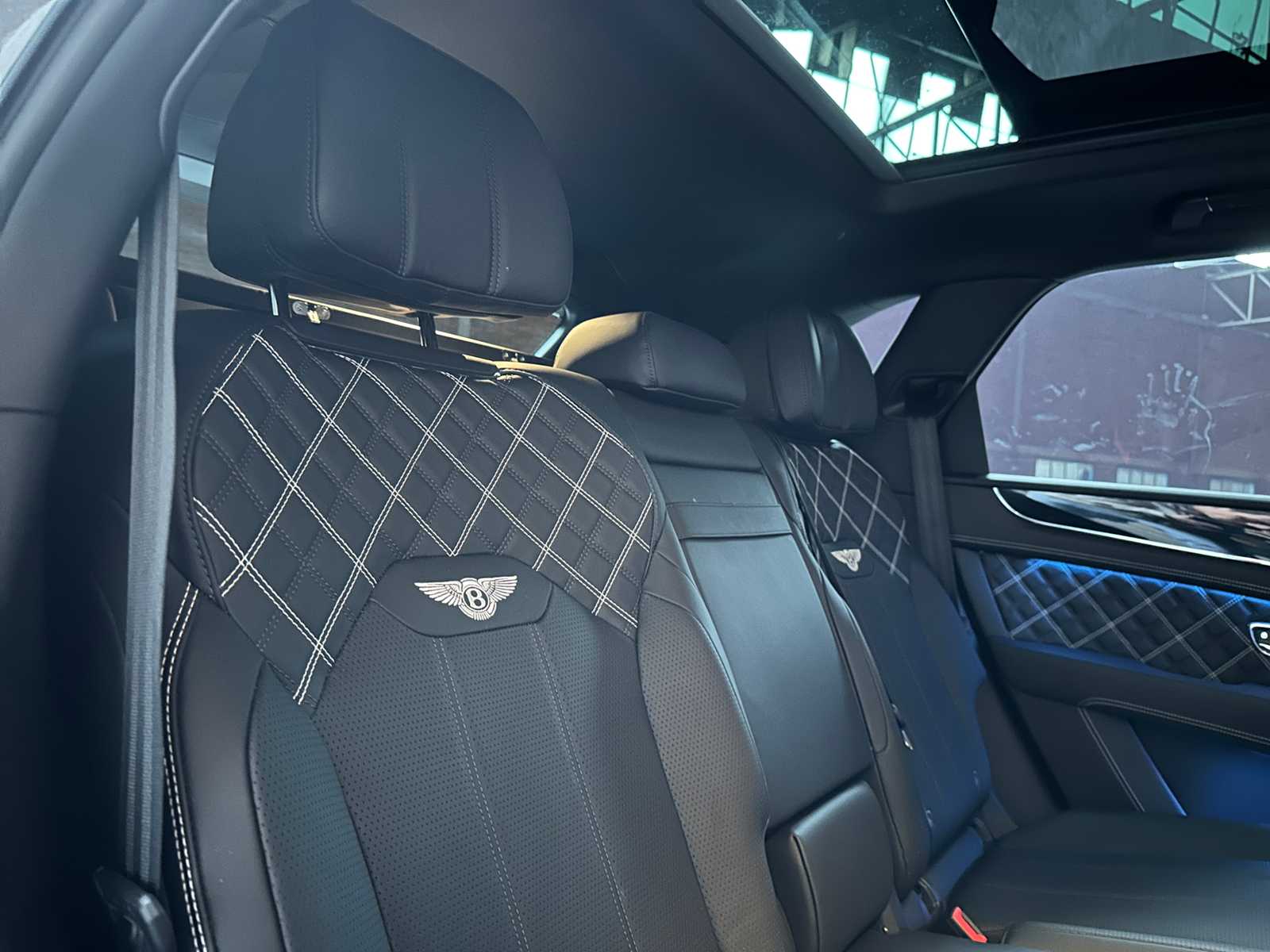 Bentley Bentayga 4.0 V8 First-Edition 550pk 2021