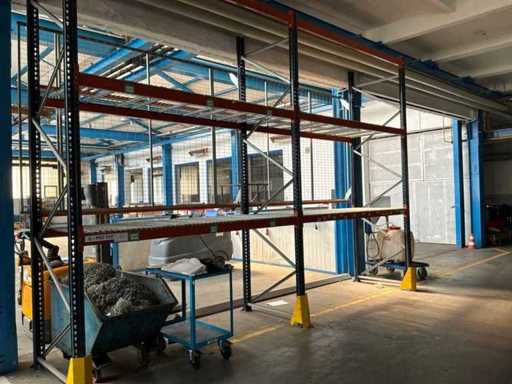 Pallet rack without contents (2 times box size)