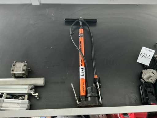 Bicycle pump