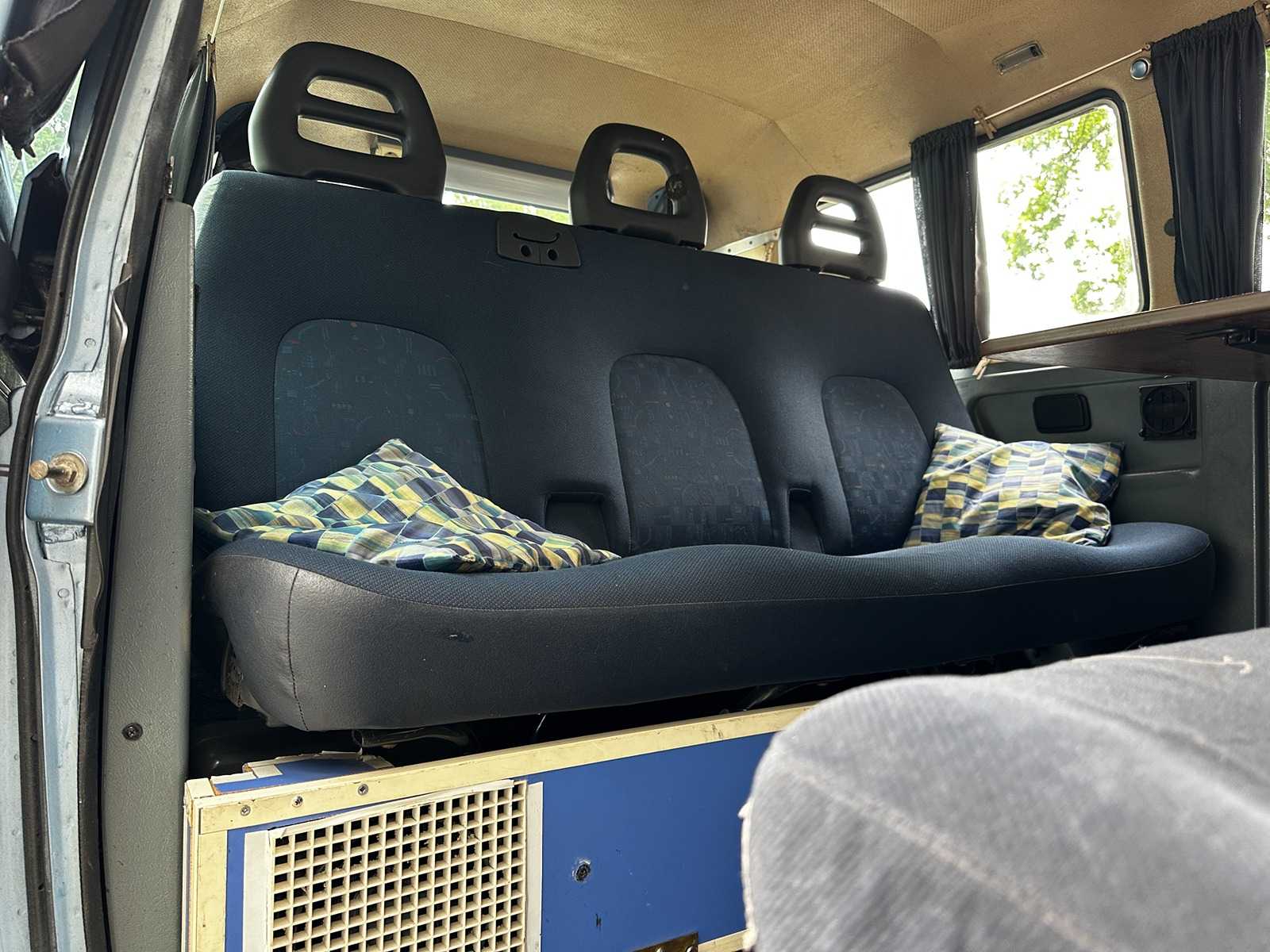 Volkswagen CARAVELLE (2.0L Motor Golf GTI) 7-Persoons 1986 Camper, 61-HRD-9