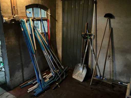 Lotto di prodotti per la pulizia