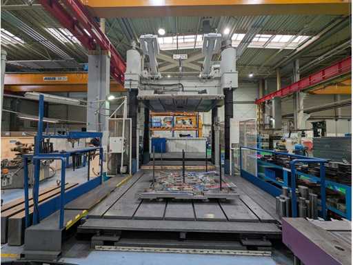 TCS - MATRIJSSPOTTING 300T - Hydraulische 4-kolompers met kanteltafel - 1997