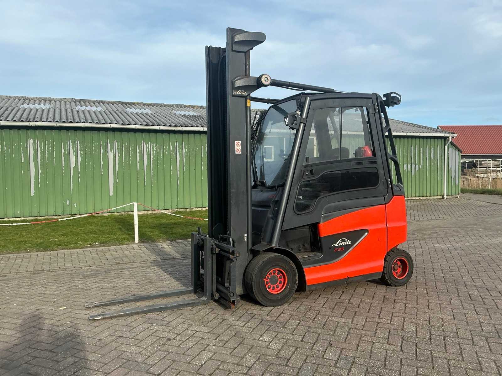 2017 Linde E25PH-01/600 Forklift