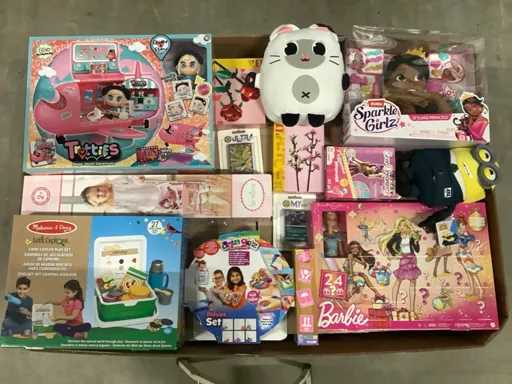 Giocattoli nuovi, inclusi Lego e Pokémon