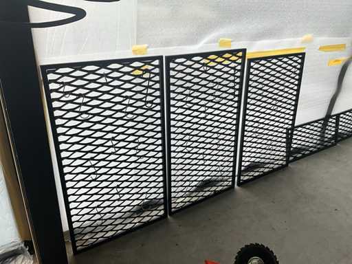 Diverse strekmetalen Hangpanelen (7x)