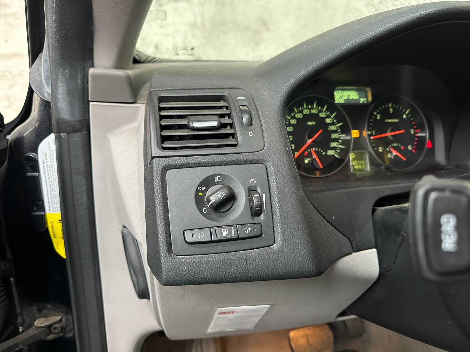 Volvo C70 Convertible 2.4 D5 Momentum 177hp 2007, 05-XL-LL