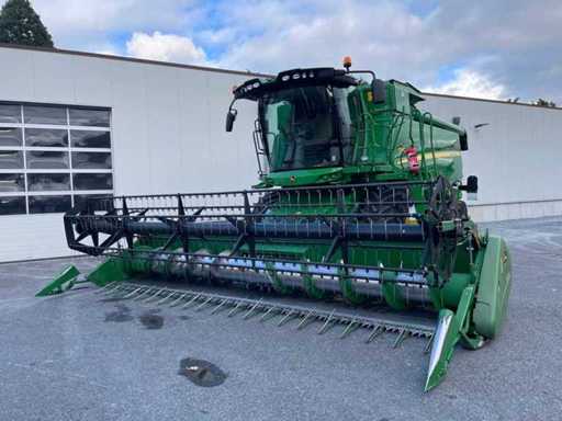 2019 John Deere T550 maaidorser — 305 pk, 1.179 u, 6,70 m header incl. wagon