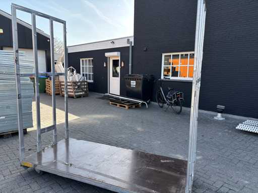 Voiture de transport d’usine