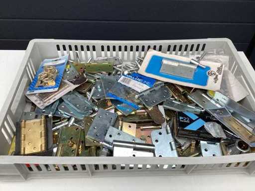 Un lot de balamale livrate în ladă