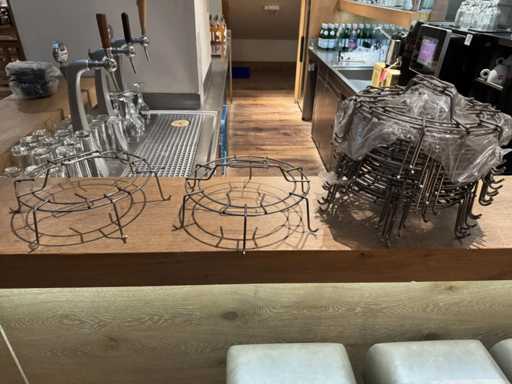 Partia wsporników patelni